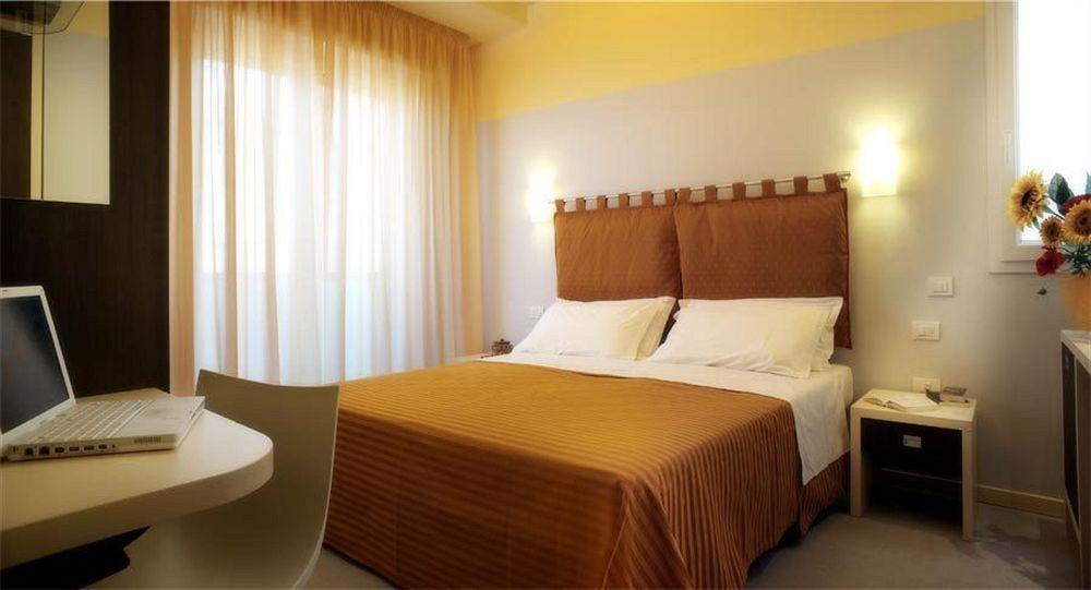 Hotel Commodore Riccione Eksteriør bilde
